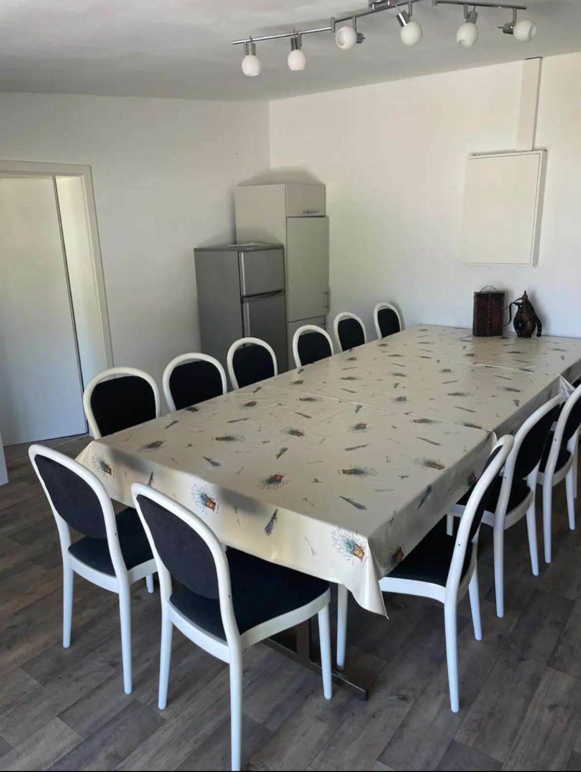 Ferienzimmer Mit Zwei Einzelbetten Und Gemeinschaftkueche Warnow (Rostock)